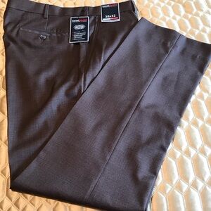NWT Travelsmart Roundtree & Yorke brown pants ultimate comfort, classic fit